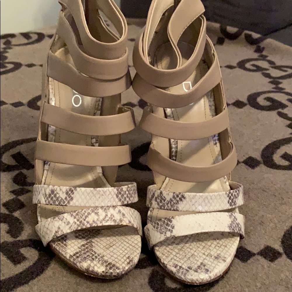 Leather and snakes skin heels